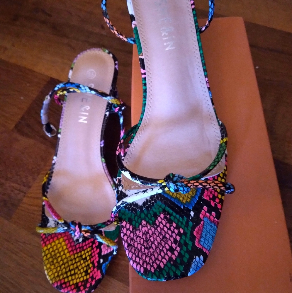 Shein new multicolor snake shoes 8.5